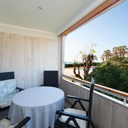 Luxury Beachfront דירה