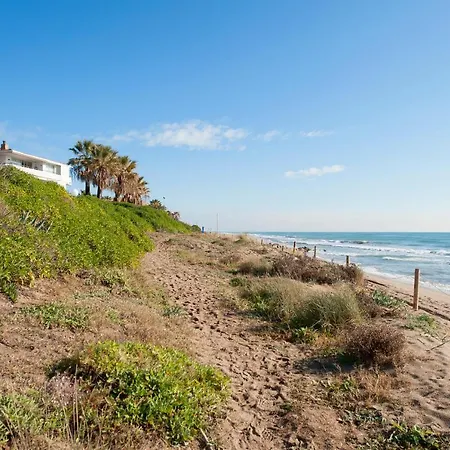 Luxury Beachfront דירה *